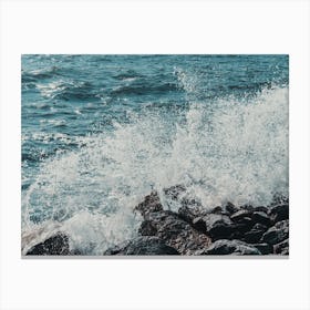 Crashing Waves On Rocks Canvas Print