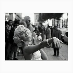 Sosie De Marilyn Monroe En 1985 Canvas Print