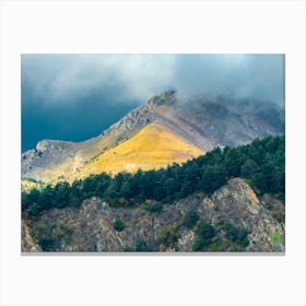 Cloudy Mountain 20191019 35pub Canvas Print