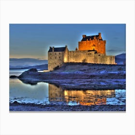 Eilean Donan Castle , Scotland At Dusk Toile