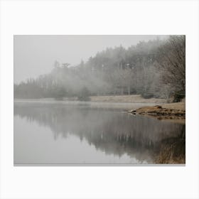 misty morning on the lake Toile