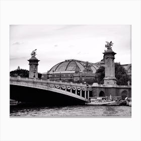 Bridge Over La Seine - Original Paris Street photography Canvas Print