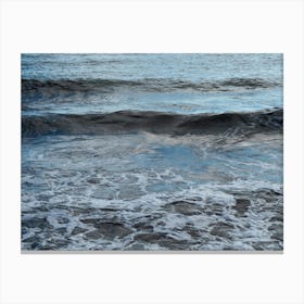 Sea water with elegant waves Canvas Print