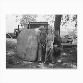 Untitled Photo, Possibly Related To Veteran Migrant Agricultural Worker With His Daughter Camped On Arkansas Riv Canvas Print