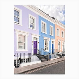 London, England I Pastel facades of Notting Hill streets captured in colorful British architecture photography to the purple blue and pink dollhouse aesthetic of an everyday lifestyle londoner street scene Leinwandbild