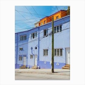 Purple building in Valparaiso Canvas Print