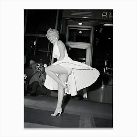 Marilyn Monroe On Subway Grate Vintage Canvas Print