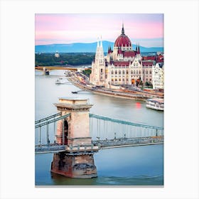 Chain Bridge, Hungarian Parliament Building, Sunrise, Budapest, Hungary Canvas Print