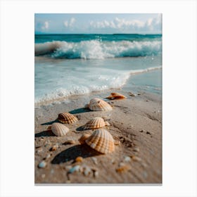 Seashells on Sandy Shore - Serene Beach Wave Scene Stampe su tela