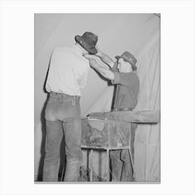 Farm Workers Fixing Up The Tent In Which They Will Live At The Fsa (Farm Security Administration) Migratory Labor Camp Canvas Print
