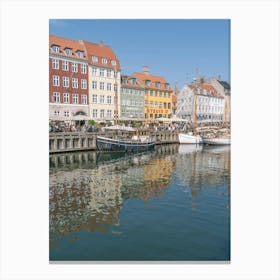 The colourful houses of Nyhavn in Copenaghen Canvas Print