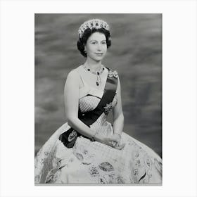 Queen Elizabeth Posing In Royal Attire Canvas Print