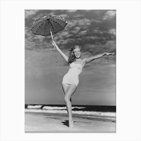 Marilyn Monroe In Beach Black And White Canvas Print