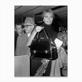 The Italian Actress Sophia Loren And The Productor Carlo Ponti At The Airport Of Orly For The Flyght To Usa Canvas Print