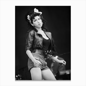 Amy Winehouse Performs On The Main Stage Canvas Print