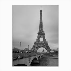 Torre Eiffel, Paris | Black and White Photography Canvas Print