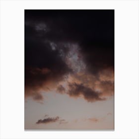 Lila Wolken Dreamy Evening Sky Canvas Print