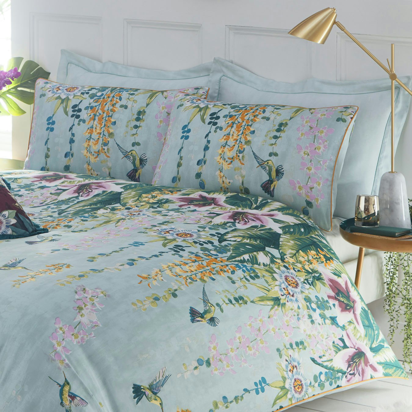 Hanging Gardens Duvet Set - Multicoloured by Riva Home - Fy