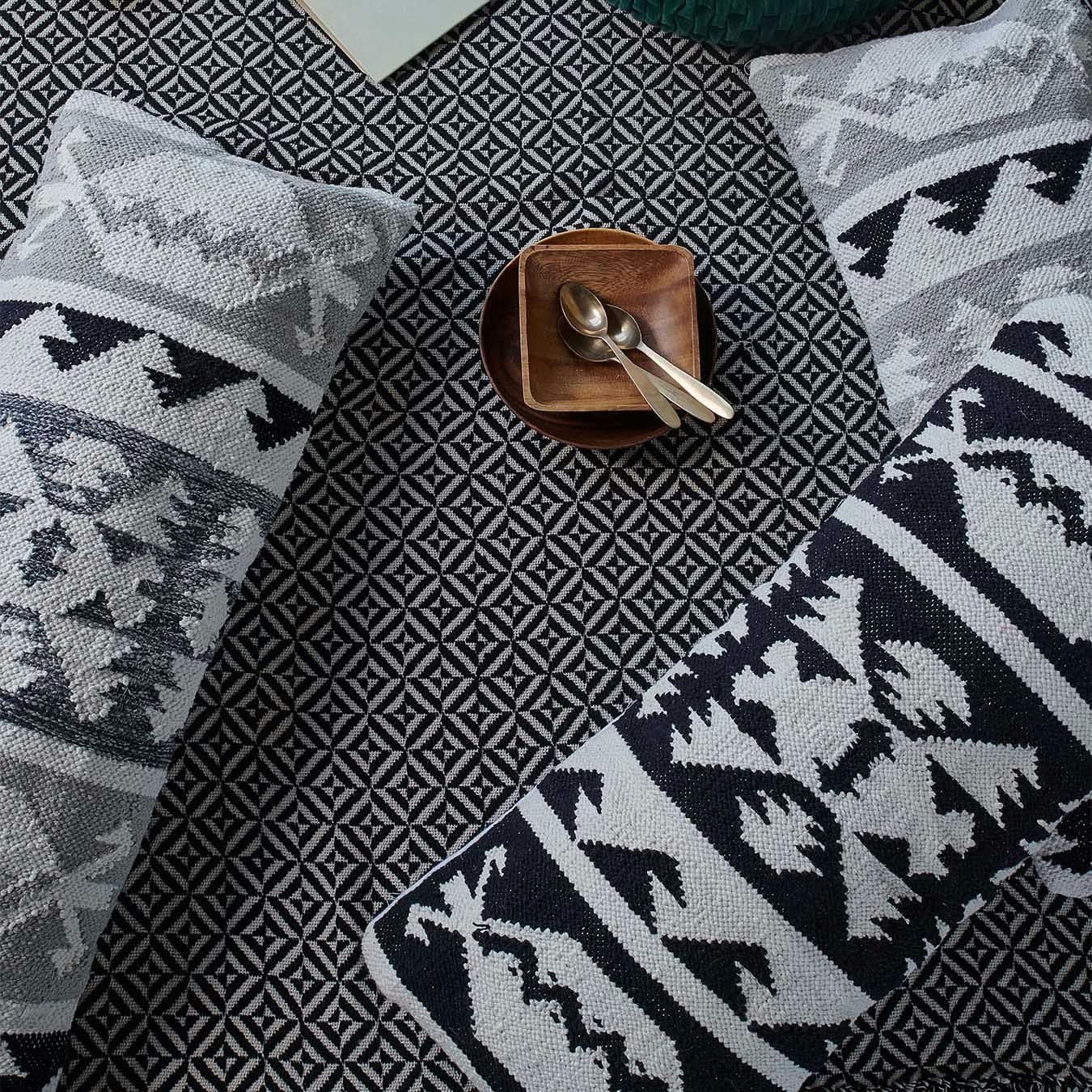 Tulum Kilim Lumbar Pillow Cover Black Tulum Kilim Lumbar Pillow Cover Black