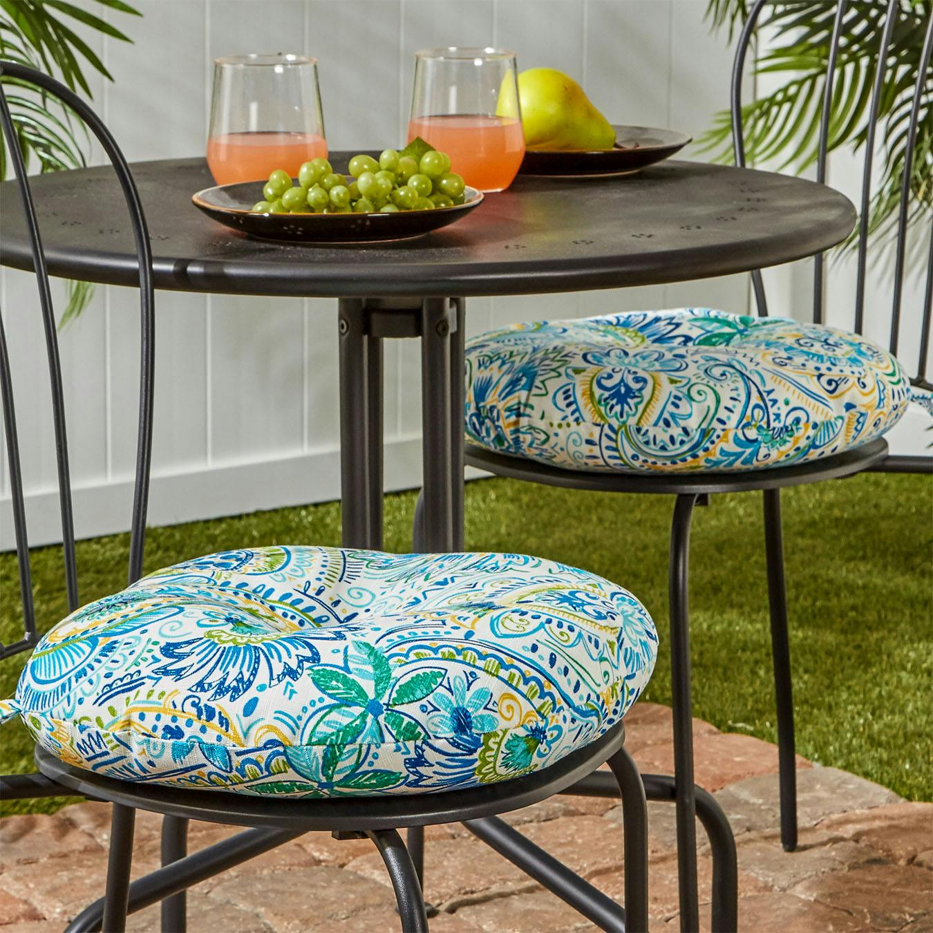 Round cushions for shop outdoor bistro chairs