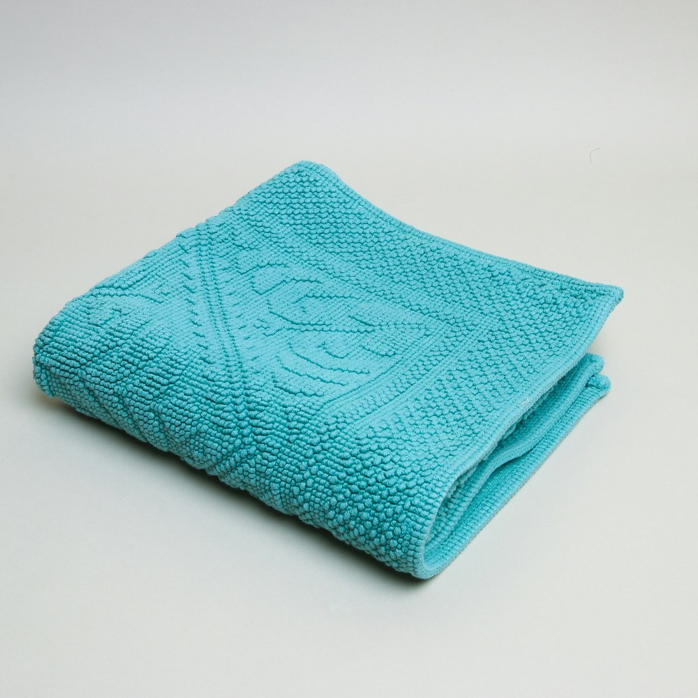 Topaze Enzo Extra Long Bath Mat by Vivaraise