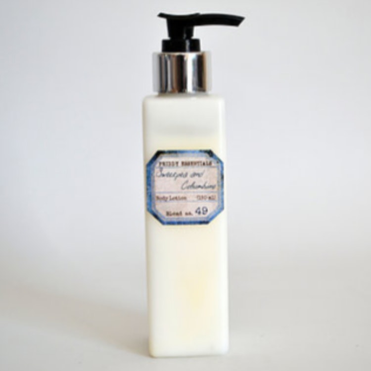 Body Lotion Sweetpea And Columbine by Priddy Essentials