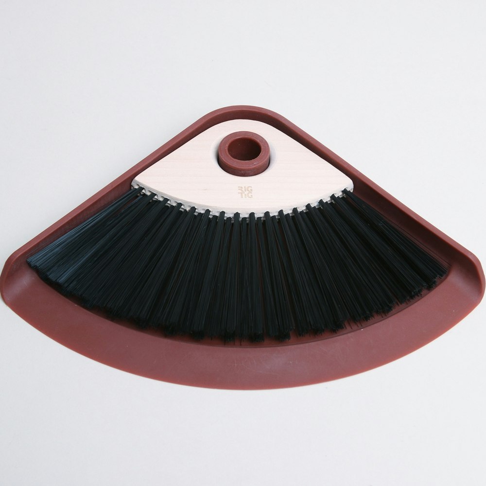 Rig Tig Sweep It Dustpan Brush Terracotta by Stelton