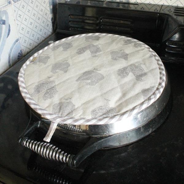 Henrietta Hen Ash Grey Aga Top Cover by Morgan Wright