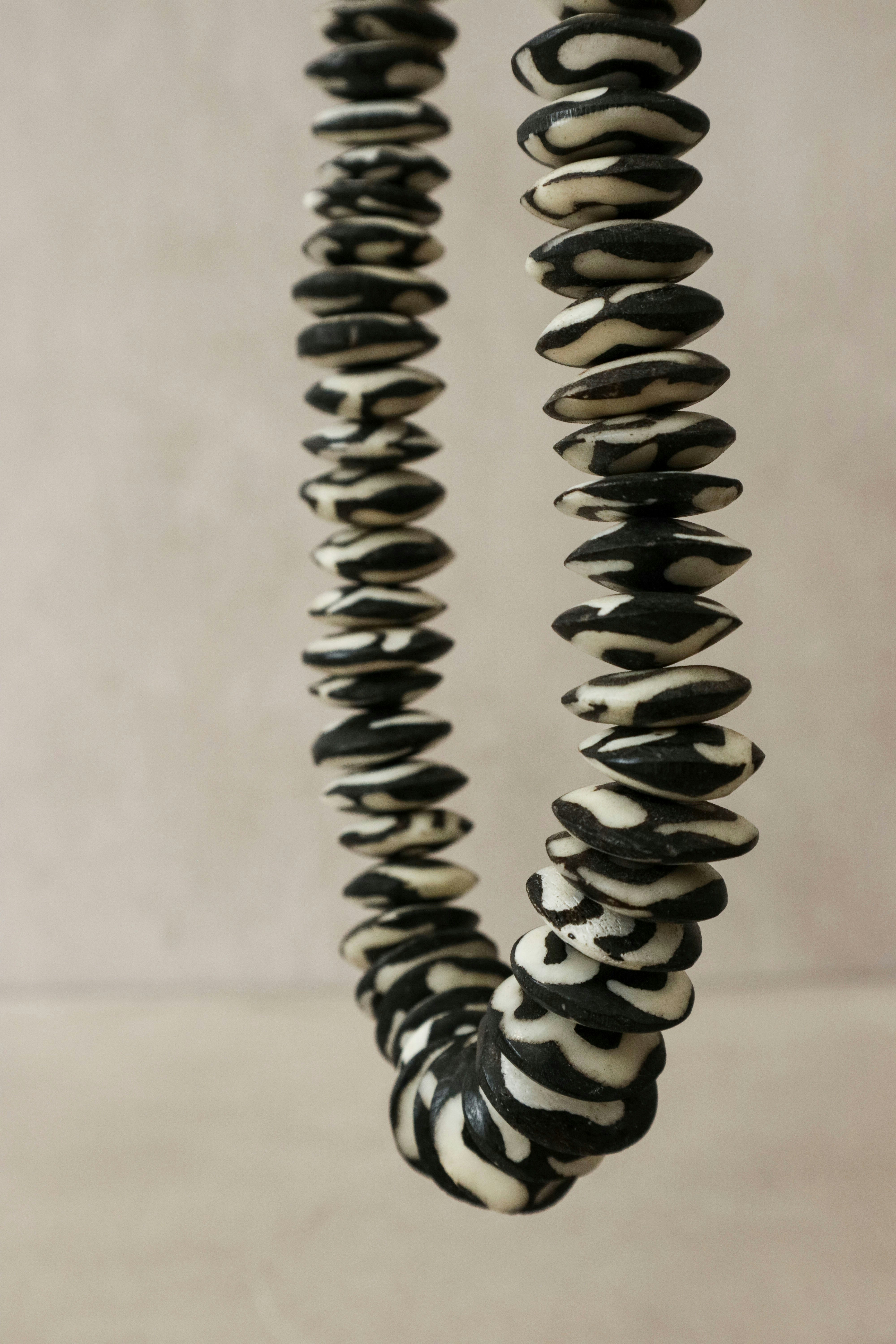 Kenya Beads Necklace - Flat Beads Black/white - 80.2 by botanicalboysuk